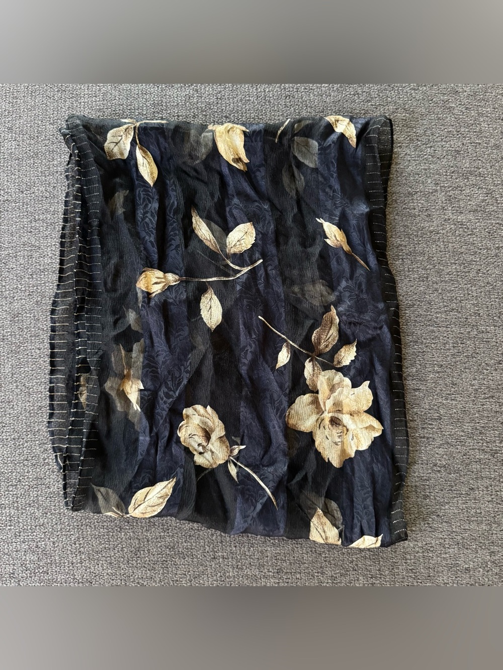 Vintage Casual Corner 100% Silk Scarf Floral Botanical Roses Cottage Romantic